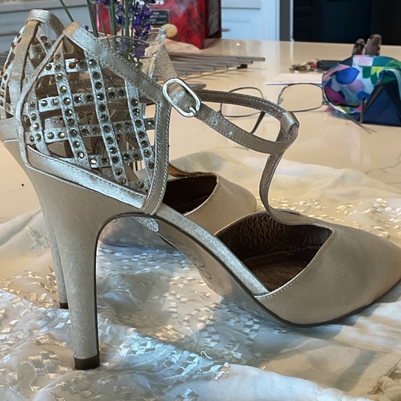 Satin and rhinestones Evening shoes - Picture 2 of 3